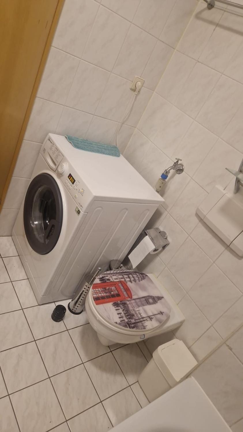 Bathroom, washing machine