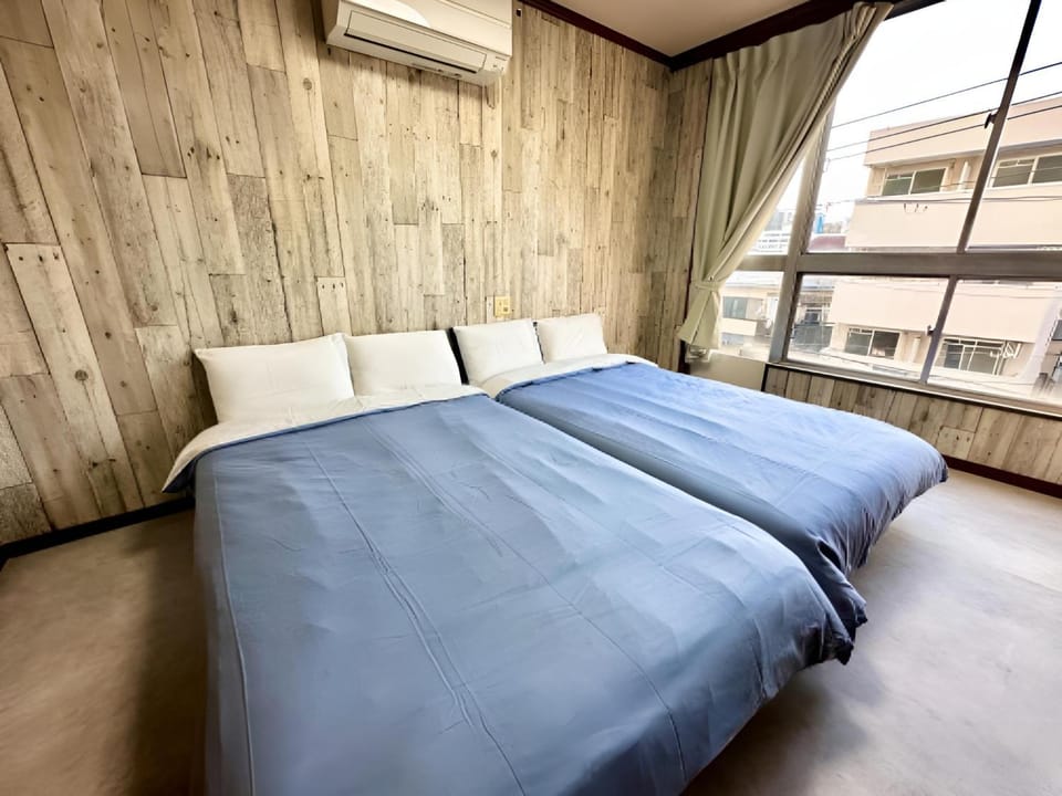 Bedroom, air conditioner