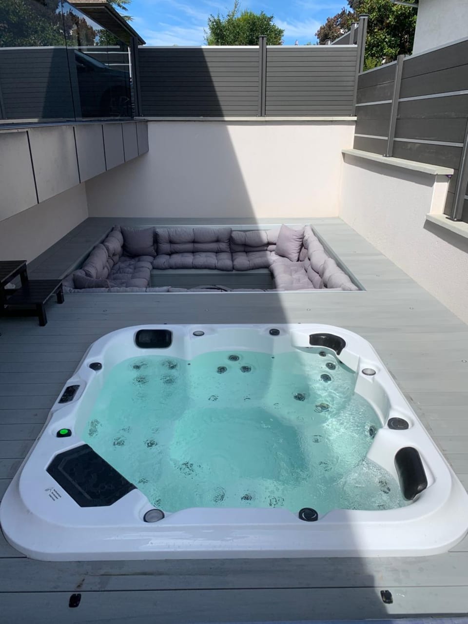 Maison Jacuzzi Villa in Thonon-les-Bains