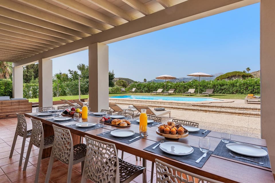 Patio, Day, View (from property/room), Balcony/Terrace, Food and drinks, Dining area, Food, Pool view, Swimming pool, Breakfast, Continental breakfast, Drinks, sunbed