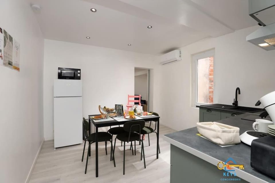 pet friendly, stove, air conditioner