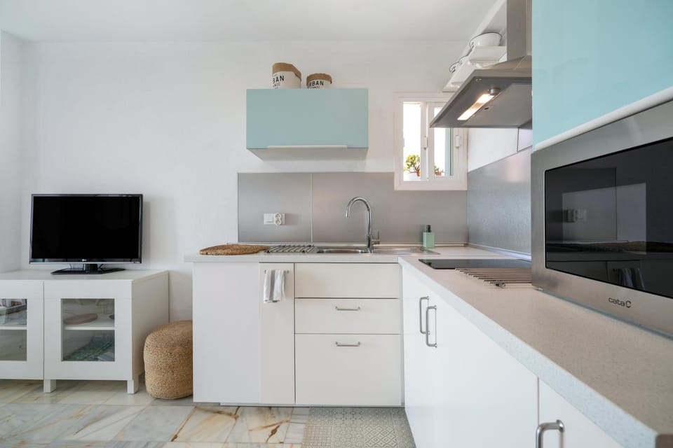 Kitchen or kitchenette, Living room
