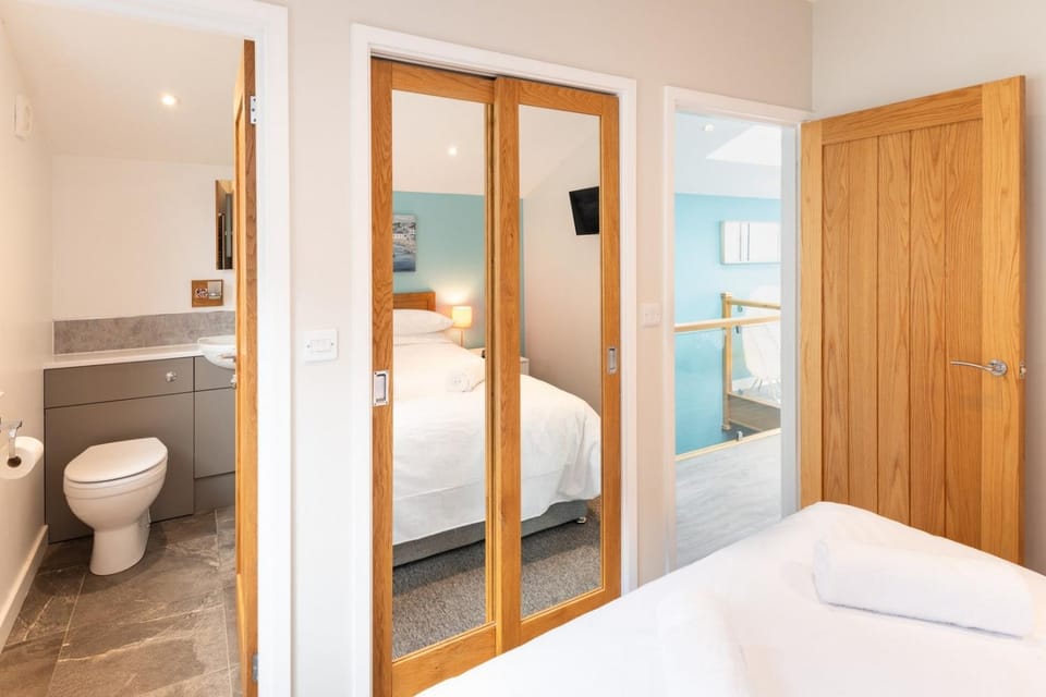 Seaside 3BD Retreat with Balcony & Stunning Views House in Westward Ho