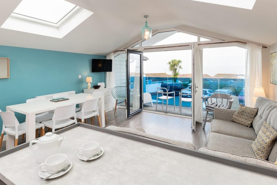 Seaside 3BD Retreat with Balcony & Stunning Views House in Westward Ho