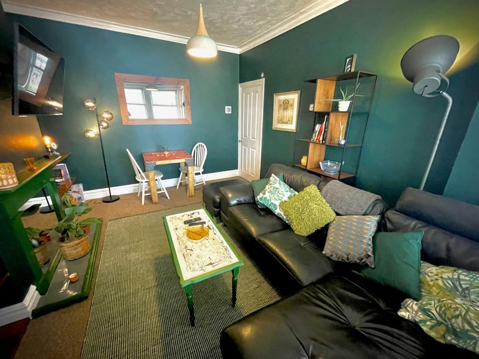 TV and multimedia, Living room, Dining area
