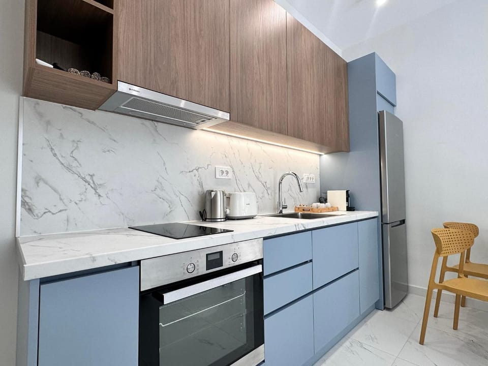 Coffee/tea facilities, Kitchen or kitchenette, Dining area, dishwasher, minibar, oven, stove, toaster