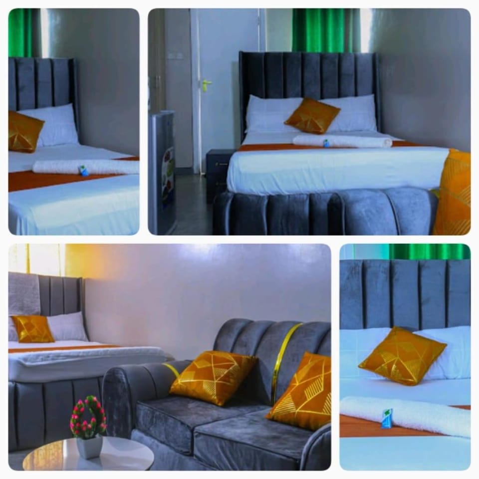 Bed, Seating area, Bedroom
