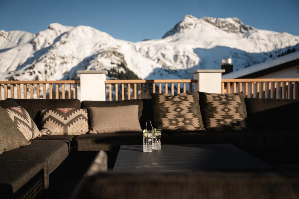 Natural landscape, Balcony/Terrace, Mountain view