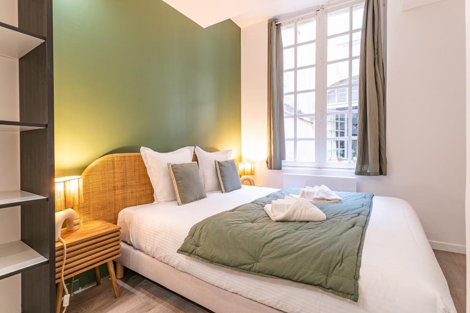 Appartement 2 chambres en Hyper Centre avec balcon Apartment in Bordeaux