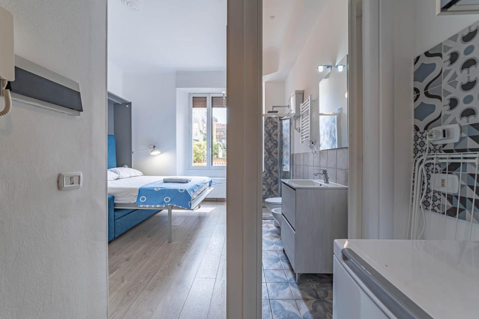 Bed, Bathroom, Photo of the whole room, Bedroom, towels