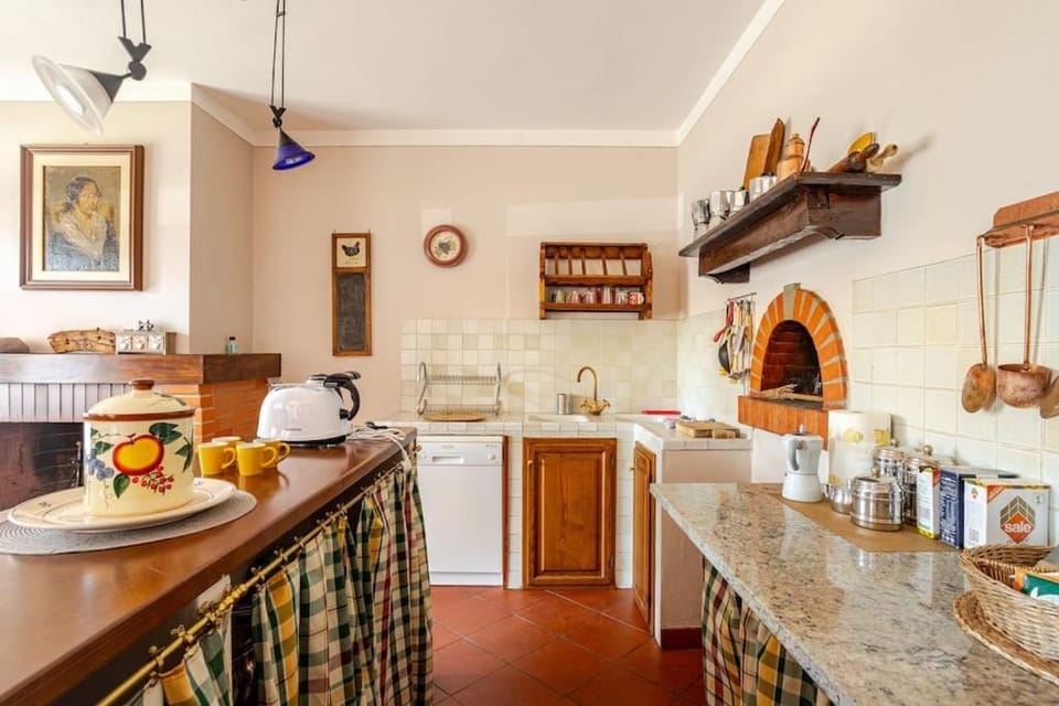 Coffee/tea facilities, Kitchen or kitchenette, Food and drinks, minibar, oven, pet friendly, stove