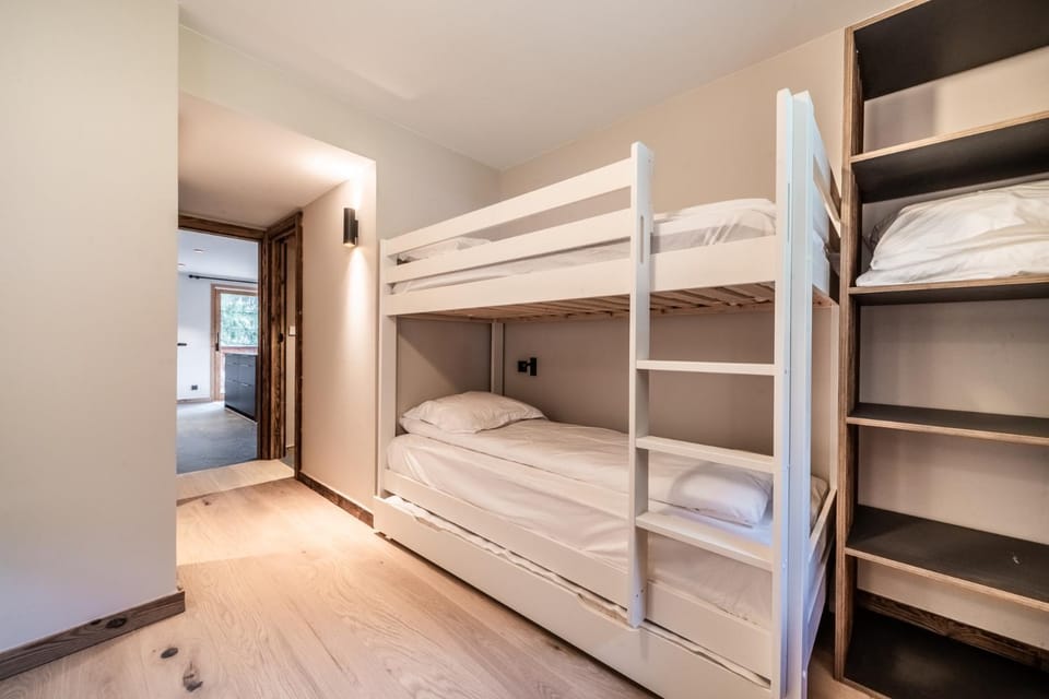 Photo of the whole room, Bedroom, bunk bed, towels, wardrobe