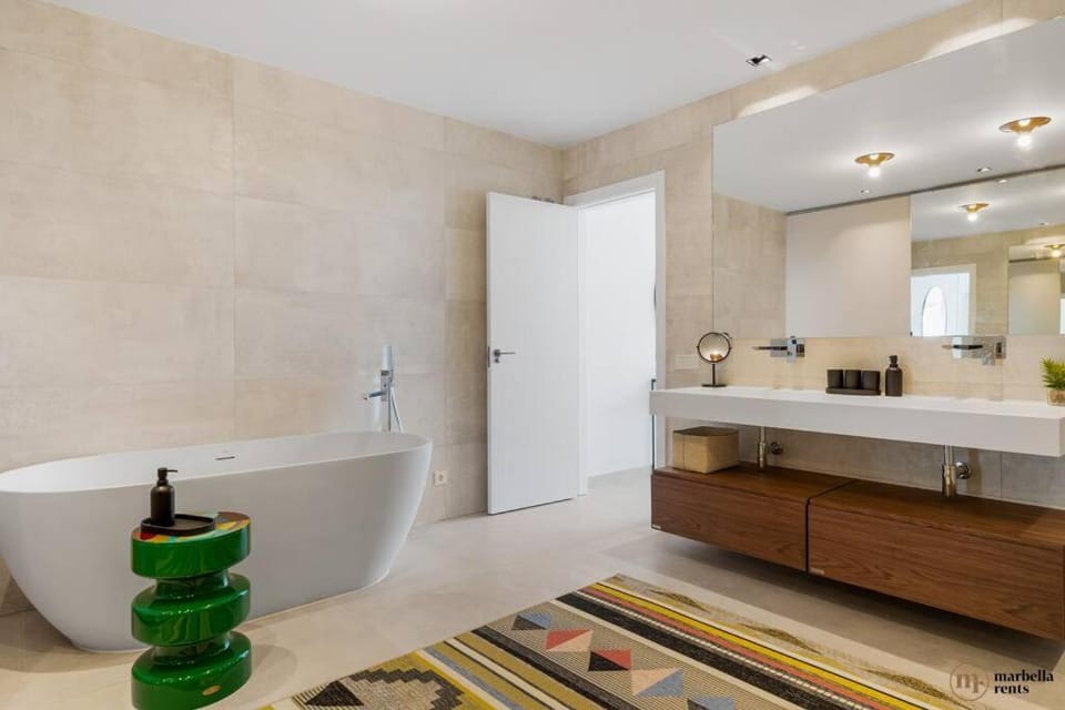 Bathroom, Bath