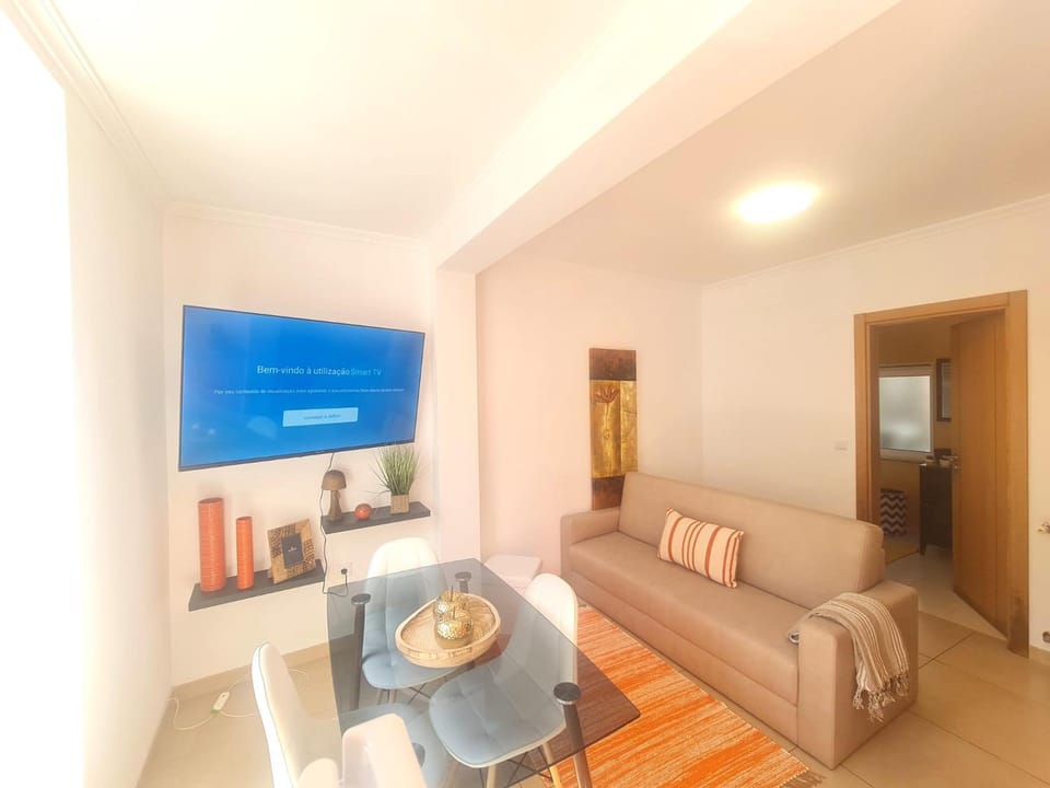 TV and multimedia, Living room, Dining area