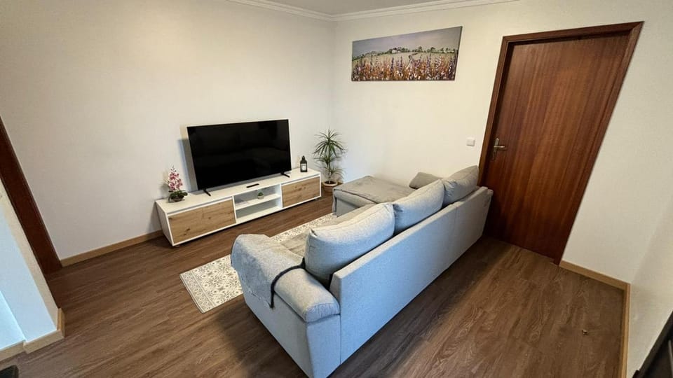 Communal lounge/ TV room, TV and multimedia, Living room, Seating area