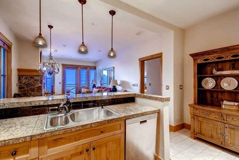 Villa Montane 111 by East West Hospitality Apartment in Beaver Creek
