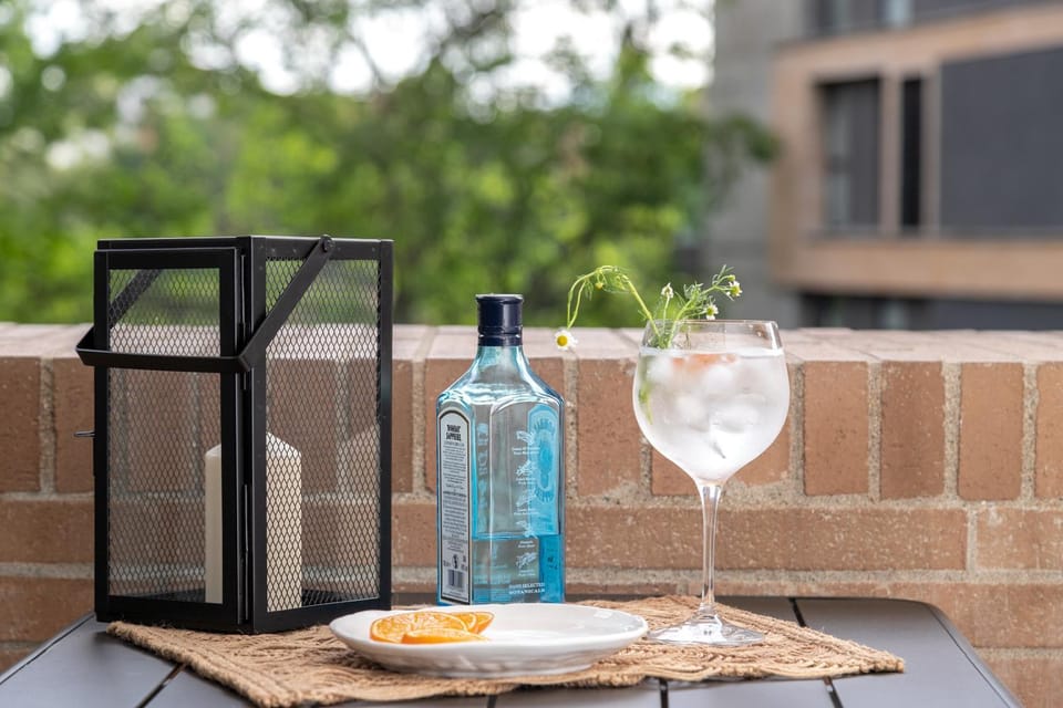 Balcony/Terrace, Drinks