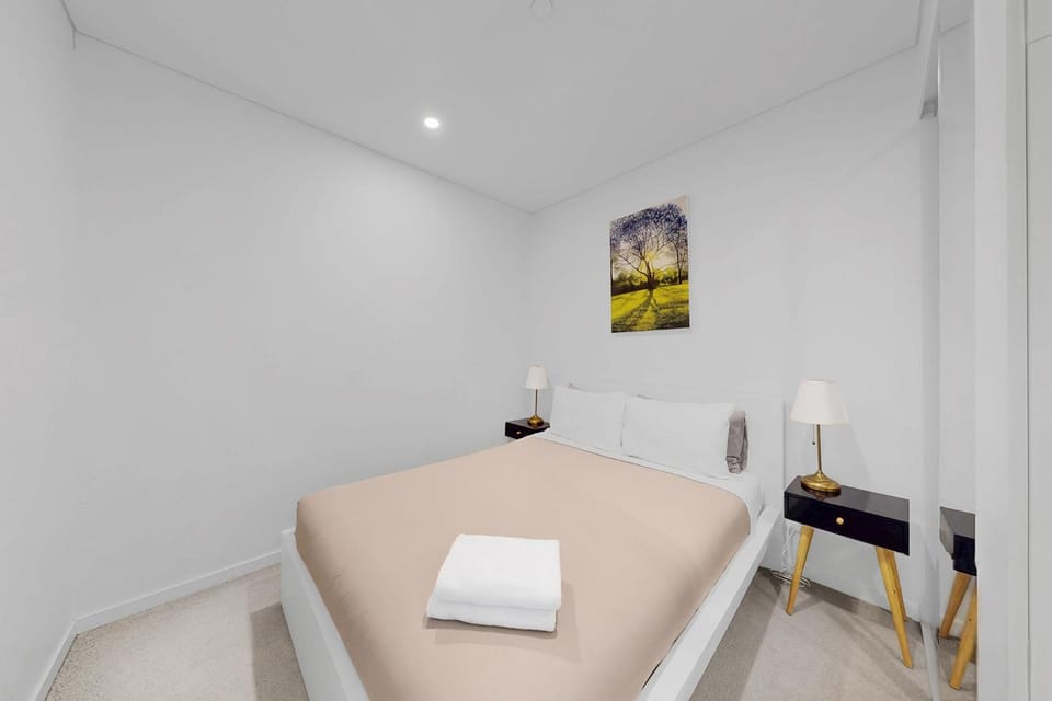 Bed, Bedroom, hair dryier, internet, internet, air conditioner, air conditioner