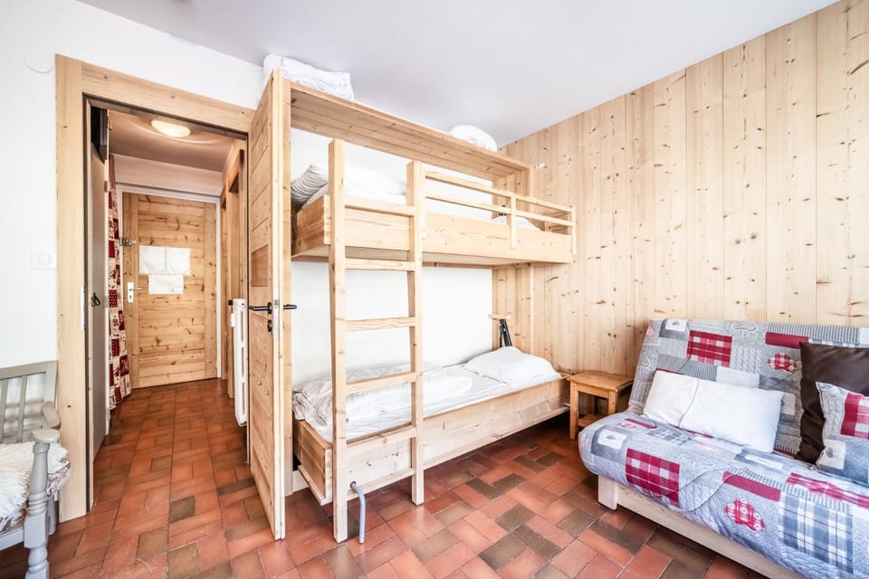 Photo of the whole room, Bedroom, bunk bed