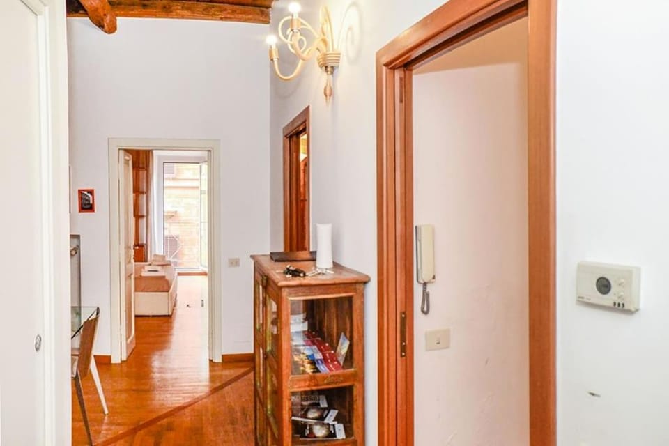 PANTHEON 2 - LARGE APARTMENT IN THE HEARTH OF ROME a Apartment in Rome