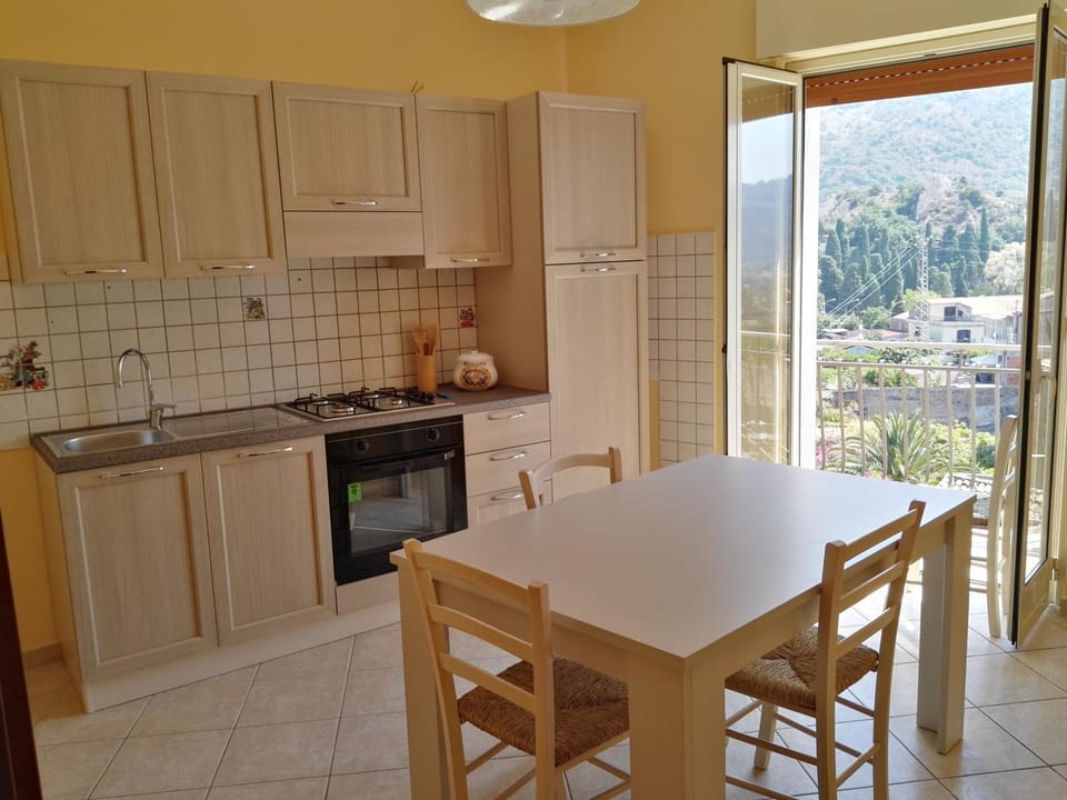 Coffee/tea facilities, Balcony/Terrace, Kitchen or kitchenette