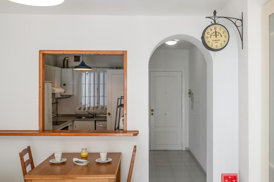 Property building, Kitchen or kitchenette, Living room