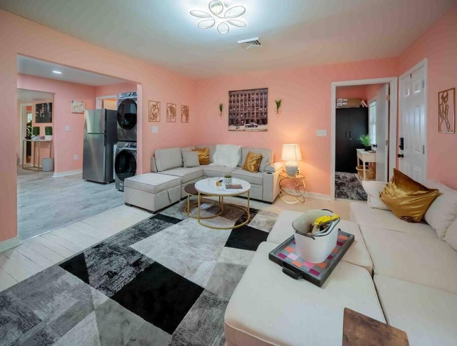 Living room, Photo of the whole room, Seating area