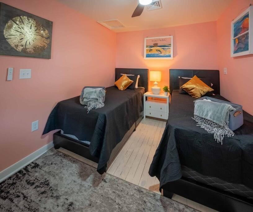 Bed, Photo of the whole room, Bedroom