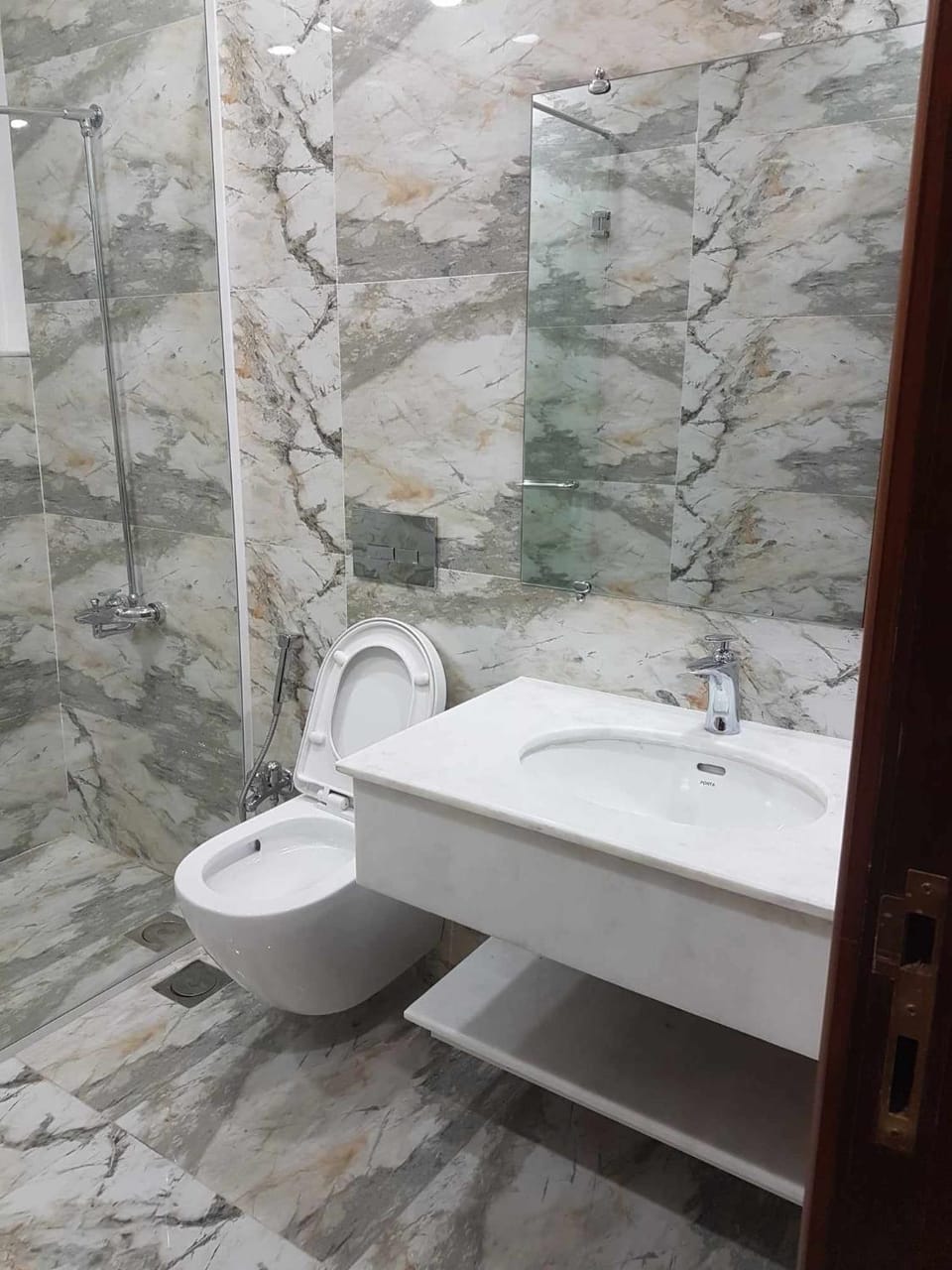 Shower, Toilet, Bathroom, Bath