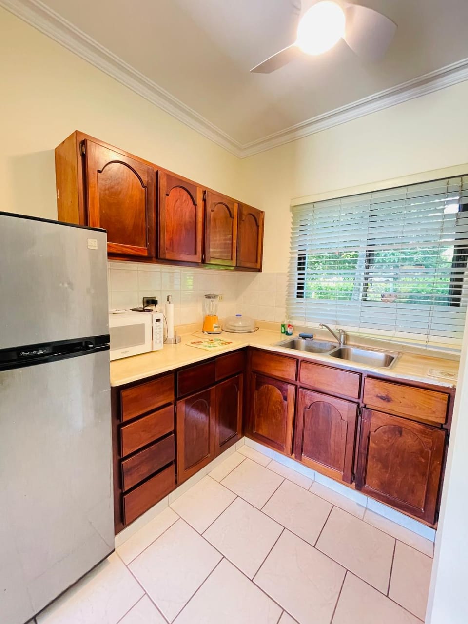 Kitchen or kitchenette, dishwasher