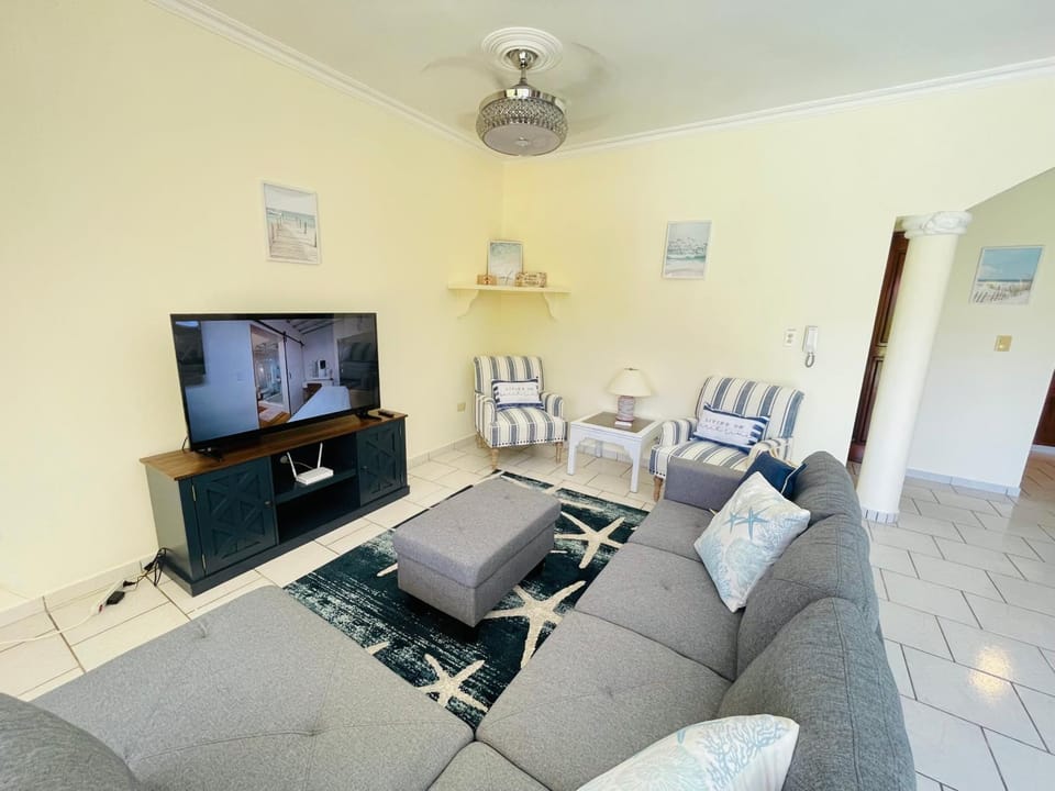 Communal lounge/ TV room, TV and multimedia, Living room