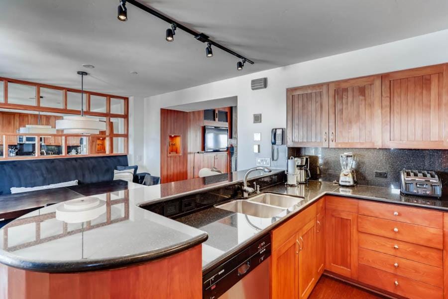 Village Hall 12 by East West Hospitality Apartment in Beaver Creek