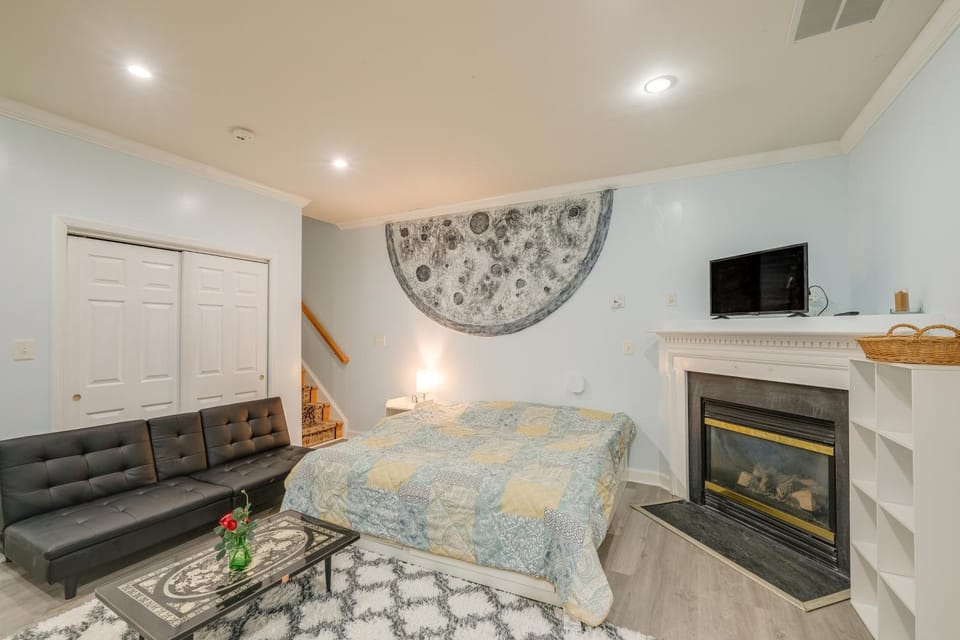 Day Trip to DC - Sterling Studio w/ Pool Access Apartment in Sterling