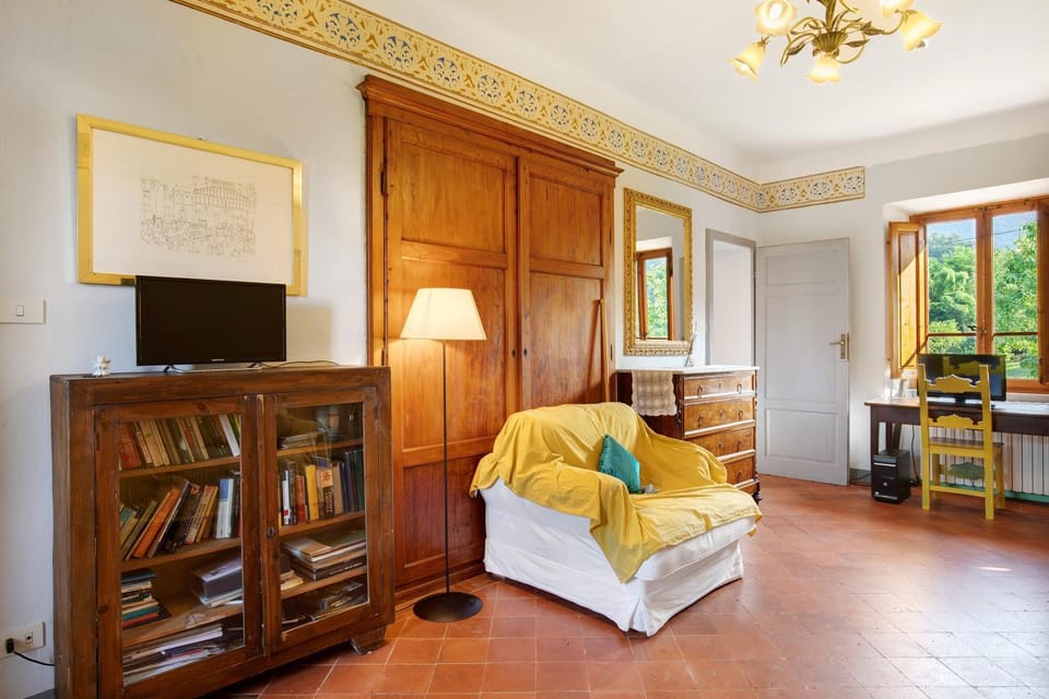 Property building, Living room