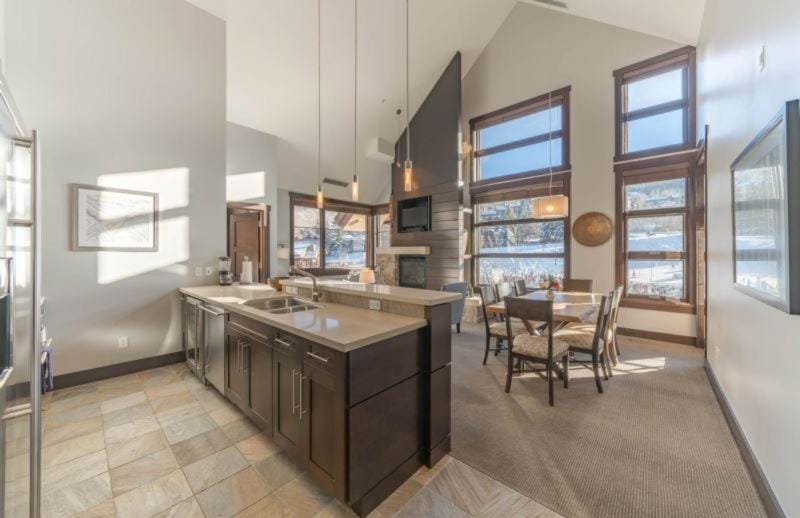Hayden Lodge 2304 by Snowmass Mountain Lodging Apartment in Snowmass Village