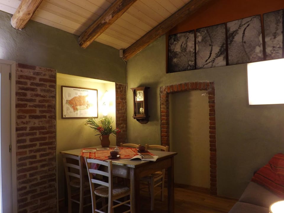 Communal lounge/ TV room, Lobby or reception
