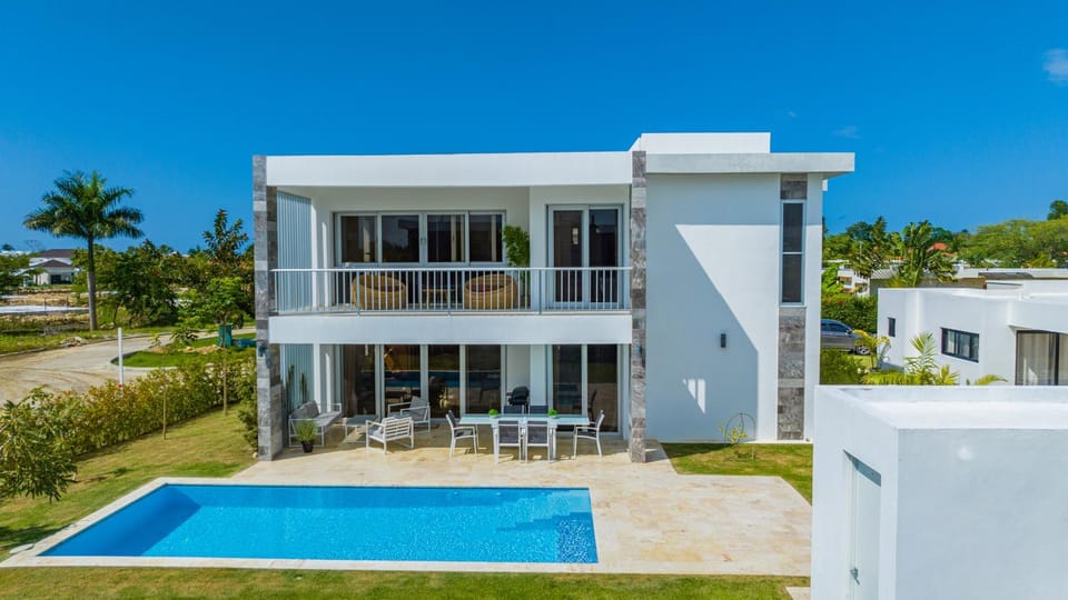 Day, Garden, View (from property/room), Garden view, Pool view, Swimming pool, sunbed