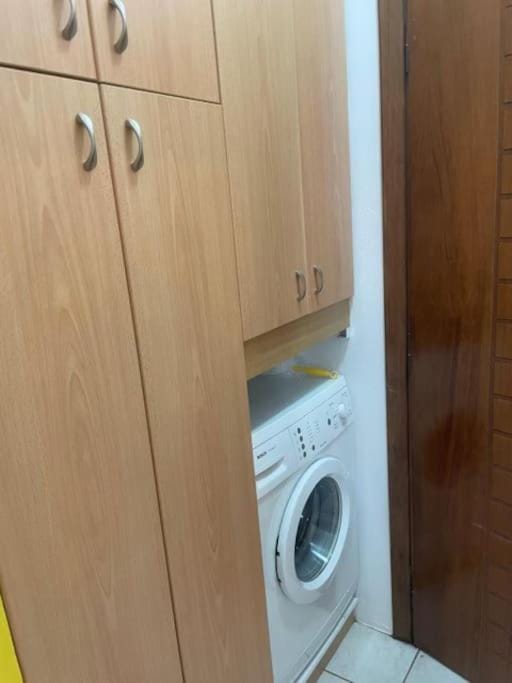 wardrobe, washing machine