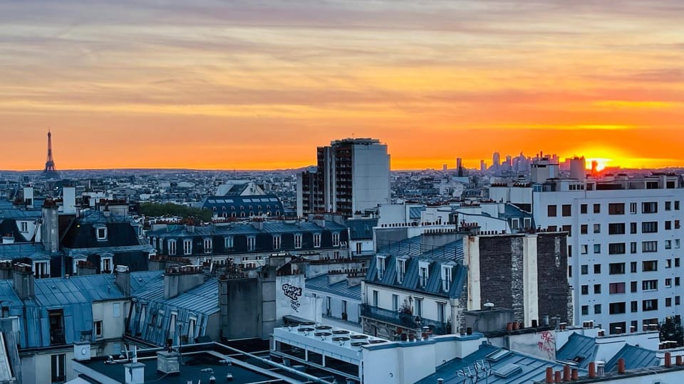 Loft 80m2 au 9ème étage avec ascenseur - Parking Gratuit - Vues panoramiques sur tout Paris Apartment in Paris