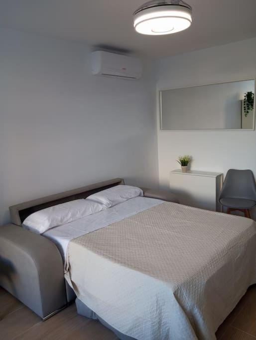 Completo Estudio con Piscina en la Playa Apartment in Axarquía