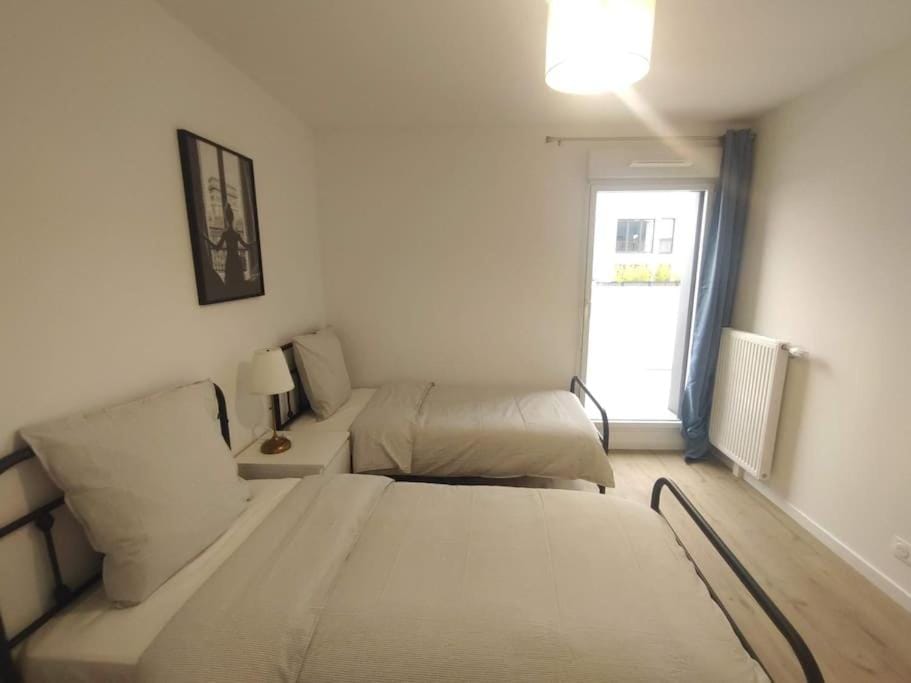 Gustave Roussy, New building, 3 bd & Salon, 2 WC Apartment in Île-de-France