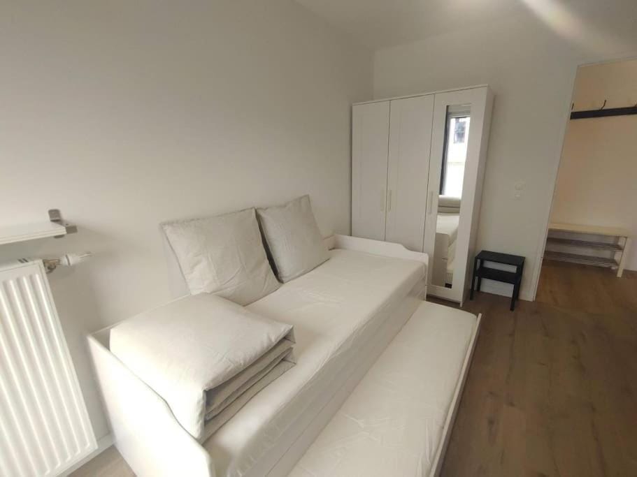 Gustave Roussy, New building, 3 bd & Salon, 2 WC Apartment in Île-de-France