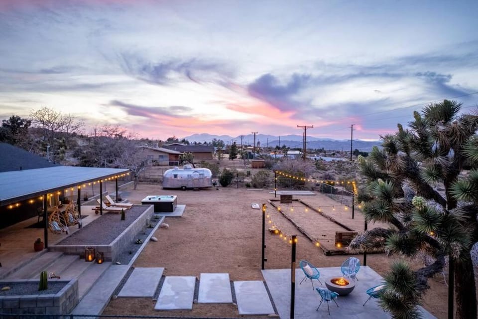 Soul Shine - Gorgeous Views - Modern - NEW House in Joshua Tree