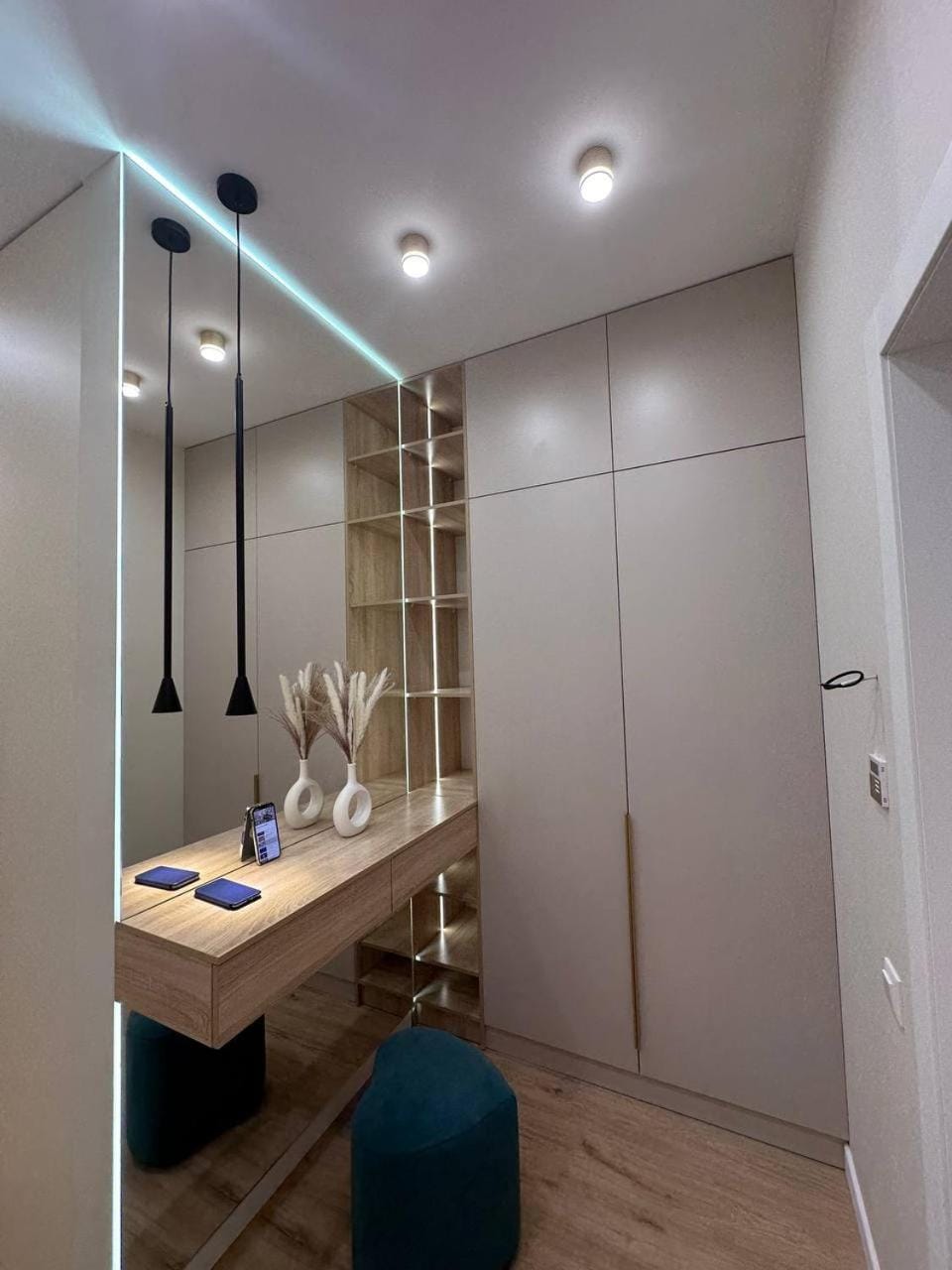 wardrobe