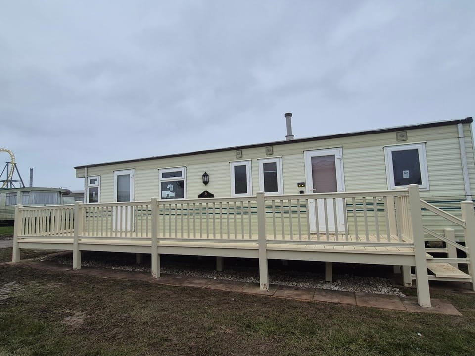 Mark and Teresa's 8 berth caravan on Coral Beach Ingoldmels Campground/ 
RV Resort in Ingoldmells