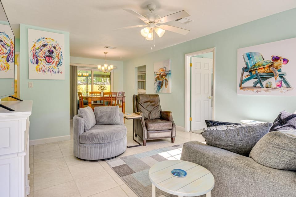 Emerald Coast Home: Outdoor Entertainment Area! House in Mary Esther