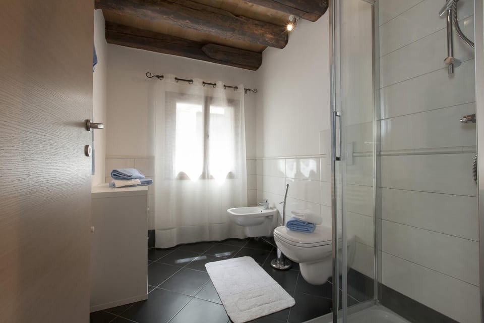 Day, Bathroom