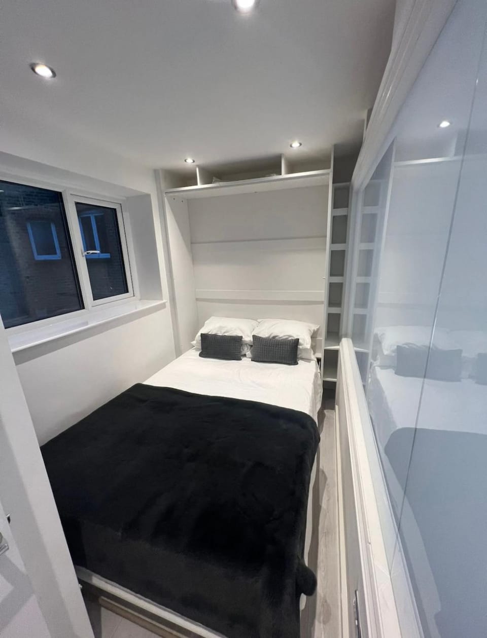 Knightsbridge 2 bedroom apartment overlooking Harrods Apartment in City of Westminster