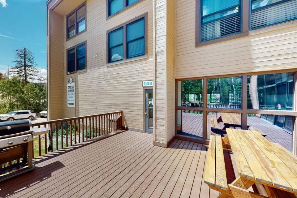 Majestic Studio Pool-Spa Ski-in out Gym, Sauna, Laundry, BBQ Apartment in Brian Head
