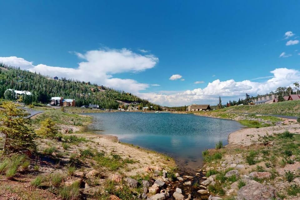 Majestic Studio Pool-Spa Ski-in out Gym, Sauna, Laundry, BBQ Apartment in Brian Head
